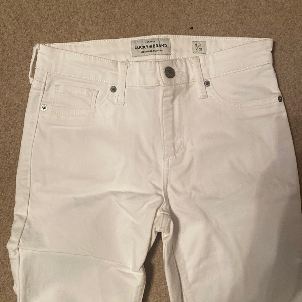 White jean capris.